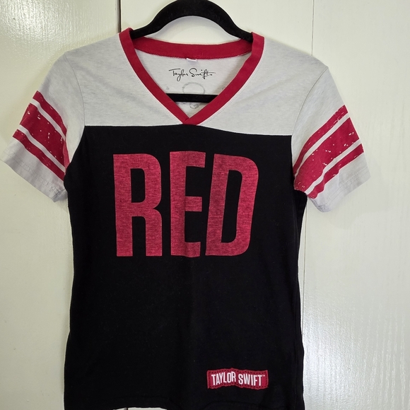 Taylor Swift Red Tour Merch T-shirt 2013-2014 Medium - Picture 1 of 6